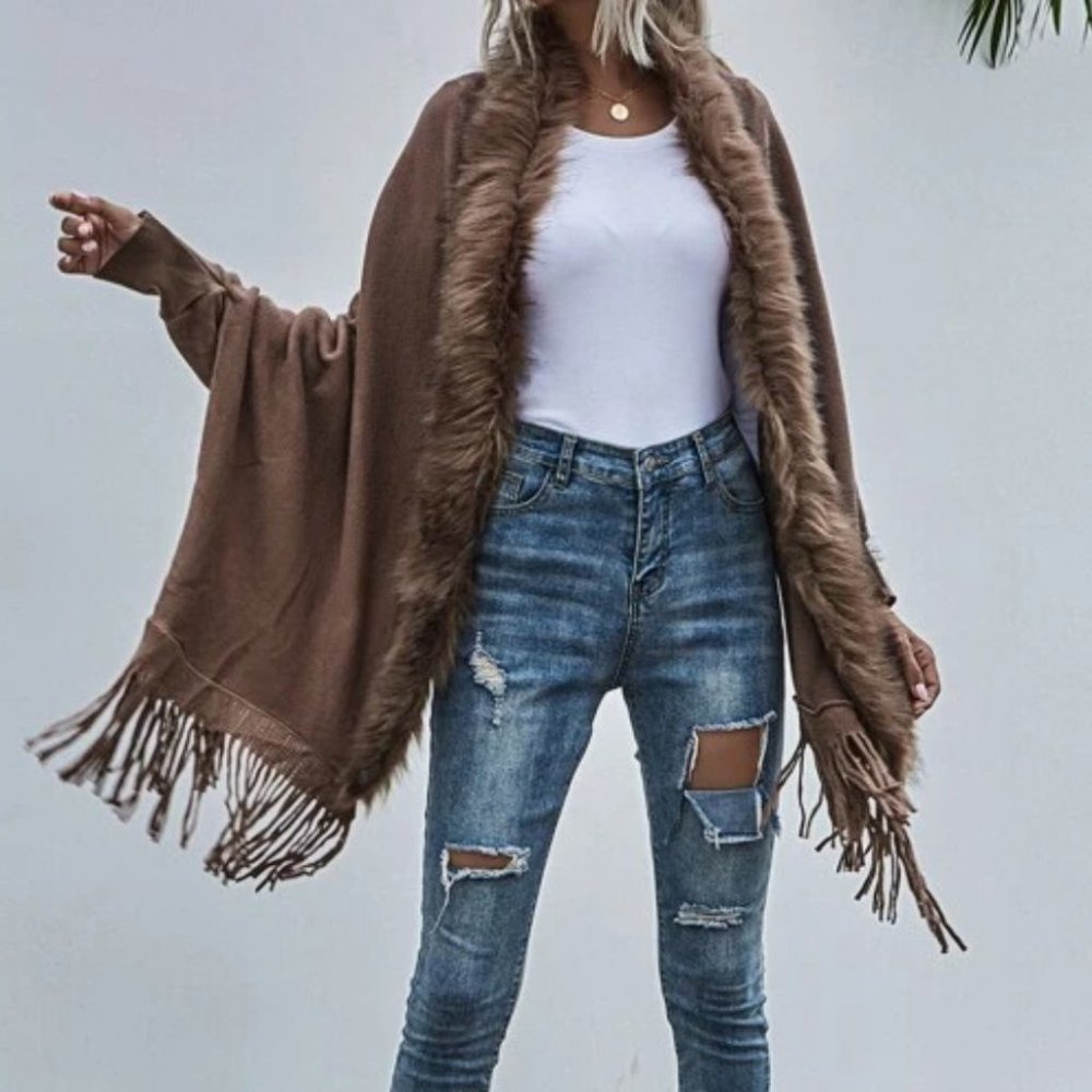 Contrast Fuzzy Batwing Sleeve Fringe Hem Cardigan - Picture 2 of 7
